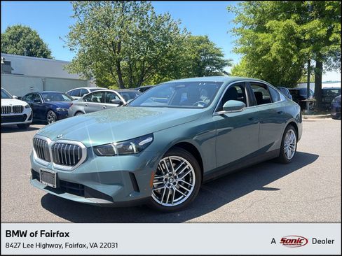 Used 2025 BMW 530i xDrive w/ Premium Package AWD/4WD image 1