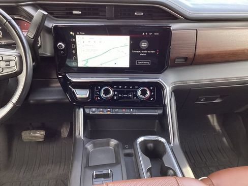 Used 2024 GMC Sierra 3500 Denali Ultimate AWD/4WD image 11