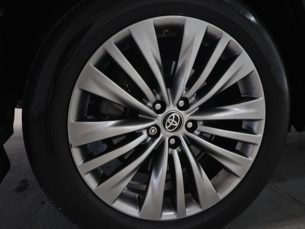 Used 2021 Toyota Highlander Platinum AWD/4WD image 34