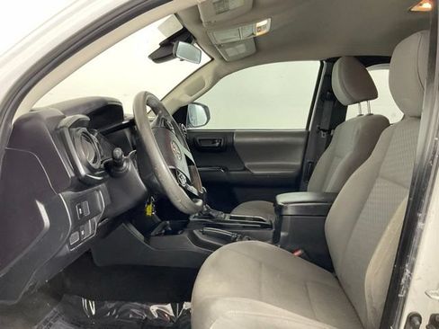 Used 2022 Toyota Tacoma SR RWD image 10