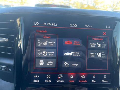 Used 2019 RAM 1500 Laramie image 17