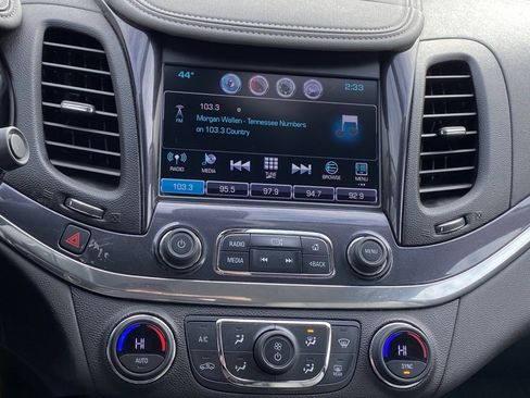 Used 2016 Chevrolet Impala LT w/ Convenience Package image 14