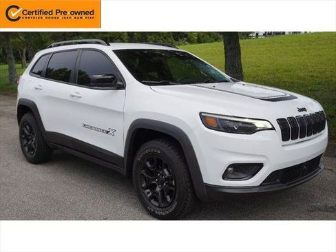 Certified 2022 Jeep Cherokee Latitude AWD/4WD image 1