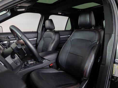 Used 2018 Ford Explorer Sport w/ Equipment Group 401A AWD/4WD image 15