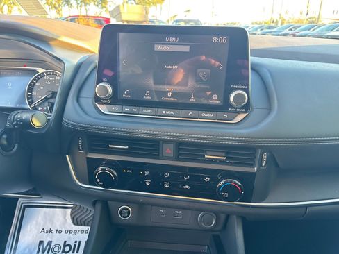 Certified 2021 Nissan Rogue S image 16