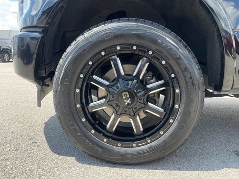 Used 2017 Ford F150 Platinum w/ Equipment Group 701A Luxury AWD/4WD image 32