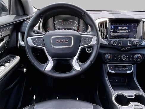 Used 2022 GMC Terrain SLT w/ Infotainment Package II FWD image 6