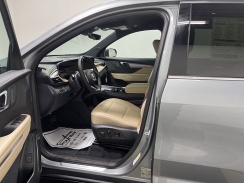 Used 2026 Buick Enclave Preferred w/ Super Cruise Package image 9