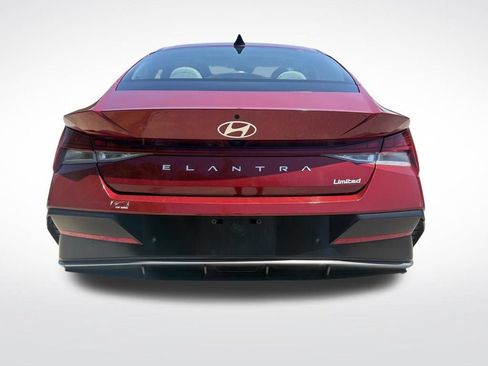 Used 2024 Hyundai Elantra Limited FWD image 14