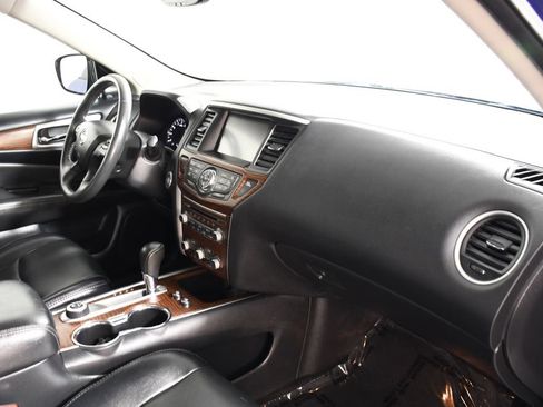 Used 2017 Nissan Pathfinder Platinum w/ Family Entertainment Package AWD/4WD image 19