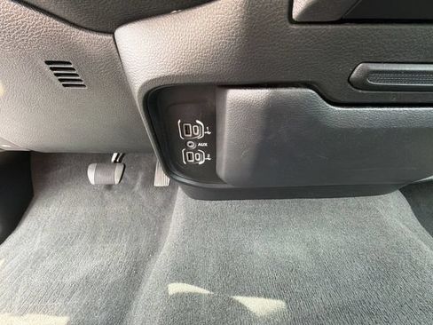 Used 2022 RAM 1500 Big Horn AWD/4WD image 28
