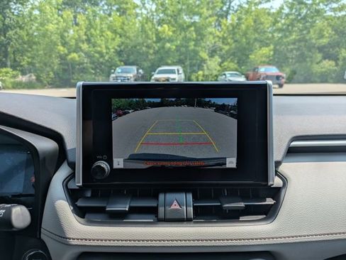 Used 2023 Toyota RAV4 XLE w/ Convenience Package image 27