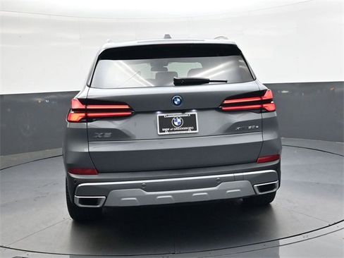 New 2026 BMW X5 xDrive50e image 5