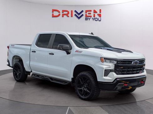 Used 2024 Chevrolet Silverado 1500 LT Trail Boss w/ Convenience Package II AWD/4WD image 6