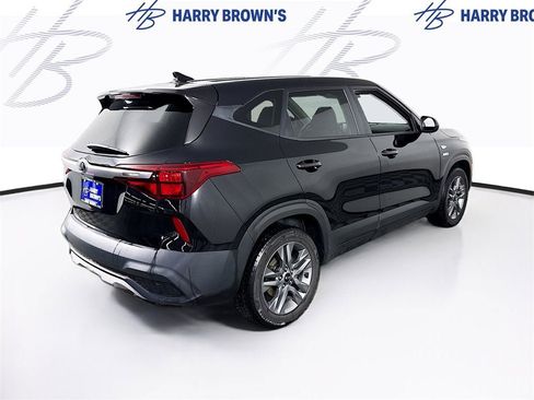 Used 2021 Kia Seltos LX image 28