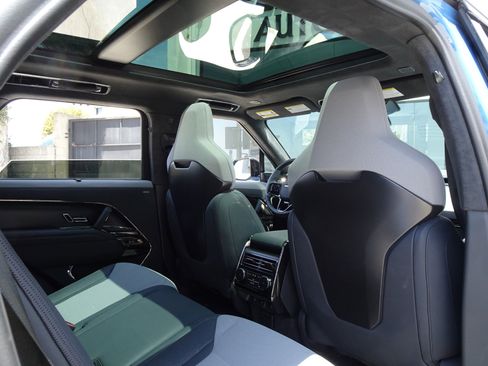 Used 2024 Land Rover Range Rover Sport SV Edition One Carbon Bronze image 21