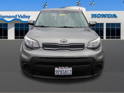 Used 2018 Kia Soul FWD image 2