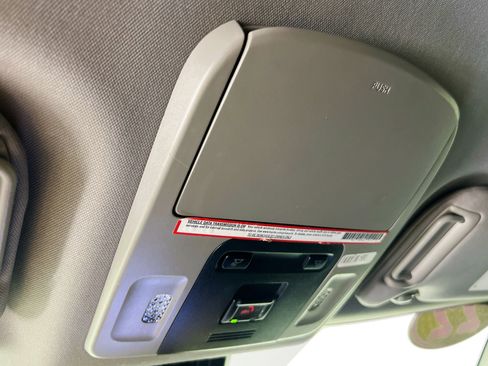 Used 2022 Toyota Camry SE image 14