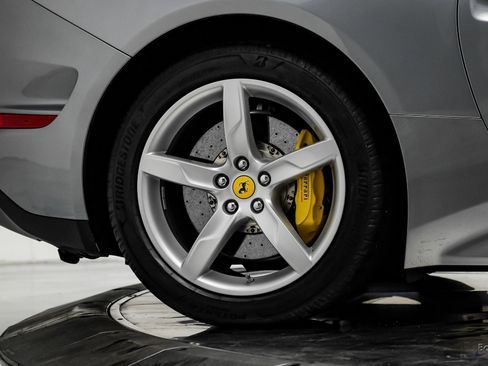 Used 2016 Ferrari California T image 82