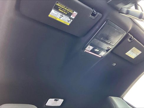 Used 2022 Toyota Tacoma TRD Sport w/ Technology Package image 16