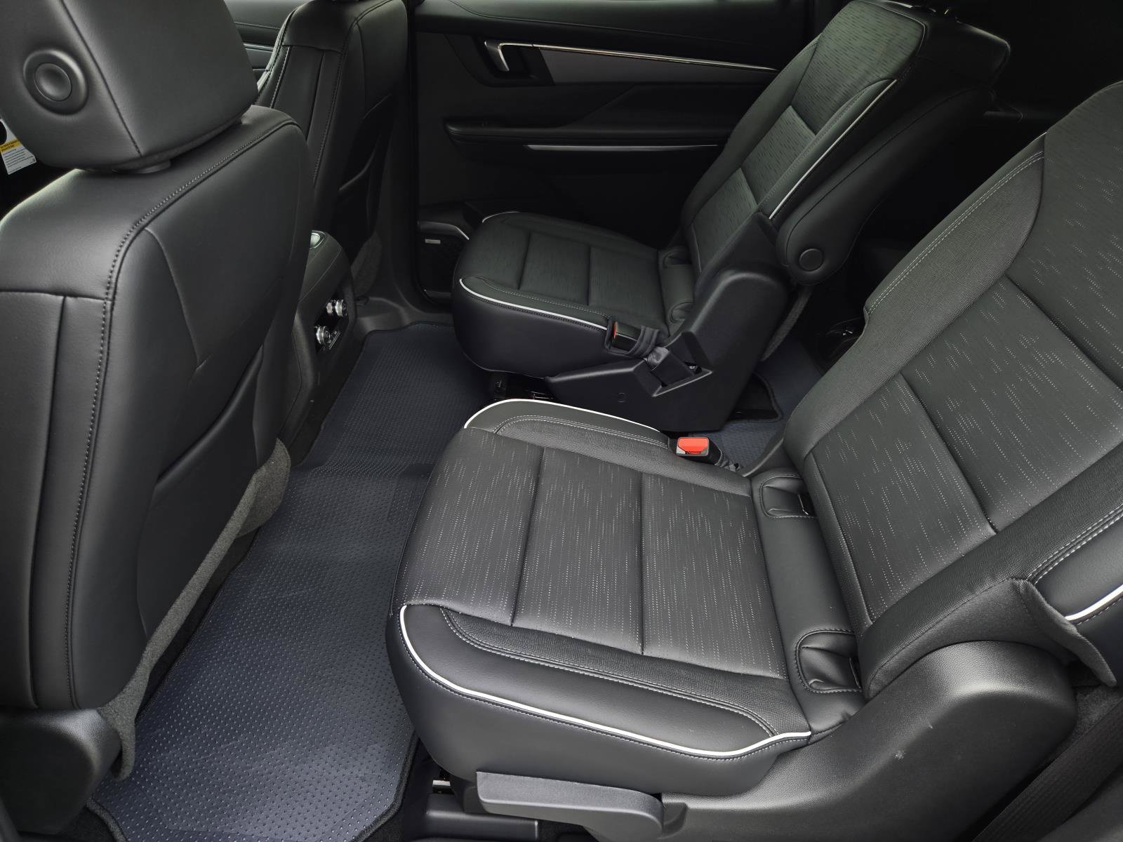 New 2026 Buick Enclave Sport Touring w/ Power Package FWD image 4