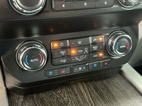 Used 2021 Ford F250 Lariat w/ Lariat Ultimate Package image 19