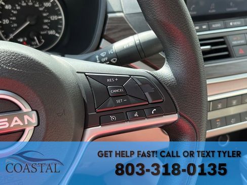 Used 2025 Nissan Altima 2.5 SV FWD image 29