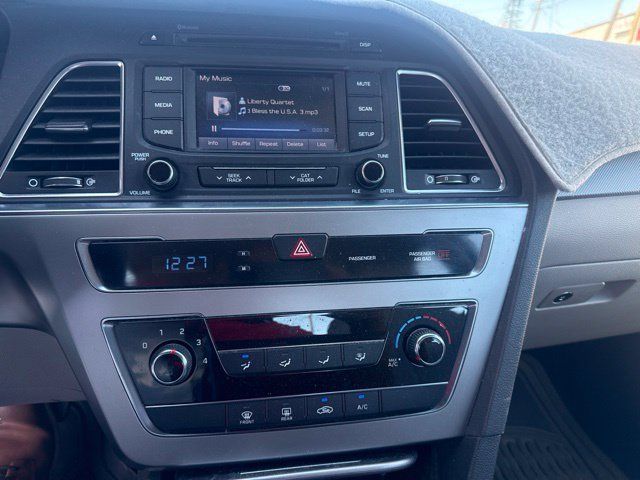 Used 2015 Hyundai Sonata SE w/ Option Group 02 FWD image 8