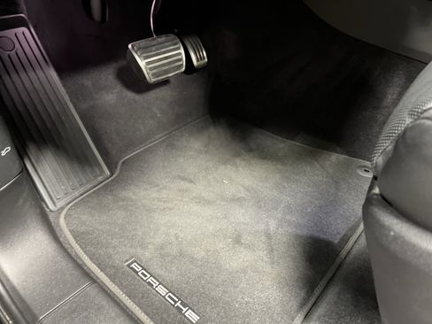 Used 2023 Porsche Cayenne GTS image 17