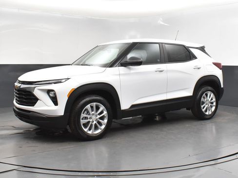 New 2025 Chevrolet TrailBlazer LS w/ LS Convenience Package image 3