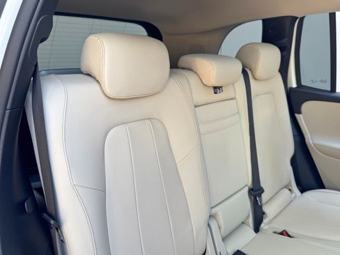 Used 2022 Mercedes-Benz GLB 250 w/ Premium Package Lite image 38