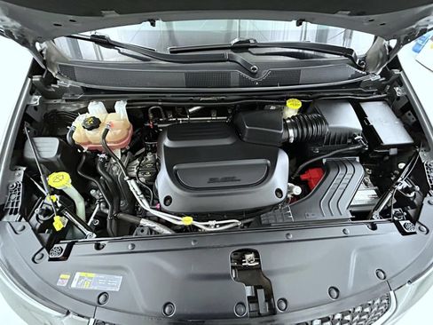 Certified 2022 Chrysler Pacifica Touring-L FWD image 22