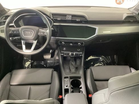 Used 2025 Audi Q3 2.0T Premium image 11