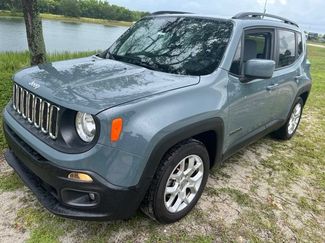 Used 2018 Jeep Renegade Latitude w/ UConnect 8.4 Nav Group FWD video 1