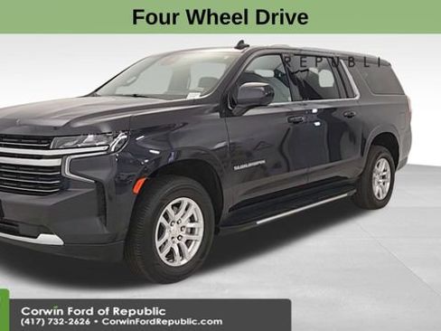 Used 2024 Chevrolet Suburban LT image 3