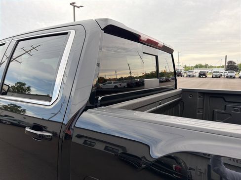Used 2024 GMC Sierra 2500 SLE w/ SLE Value Package AWD/4WD image 14