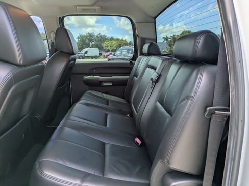 Used 2009 GMC Sierra 1500 SLE w/ Regional Value Package RWD image 12