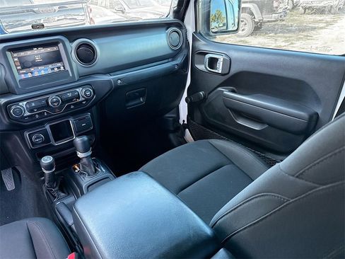 Used 2022 Jeep Gladiator Sport image 25