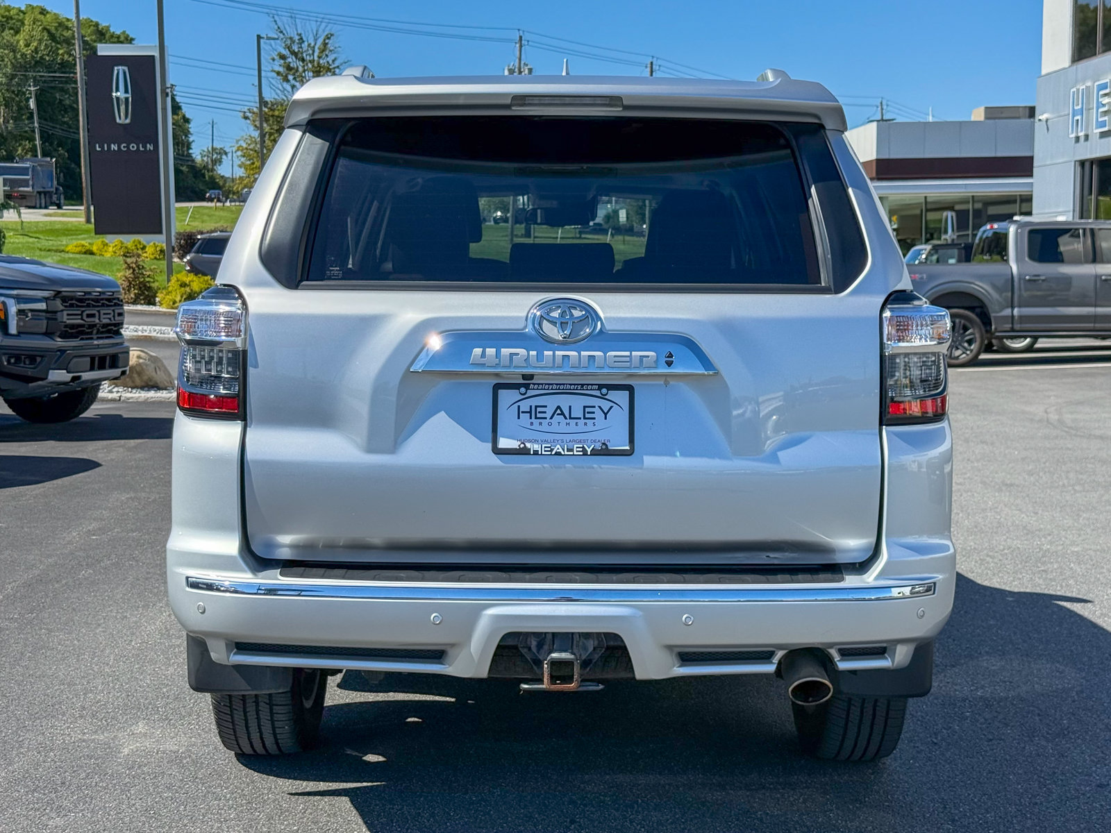 Used 2023 Toyota 4Runner Limited AWD/4WD image 5
