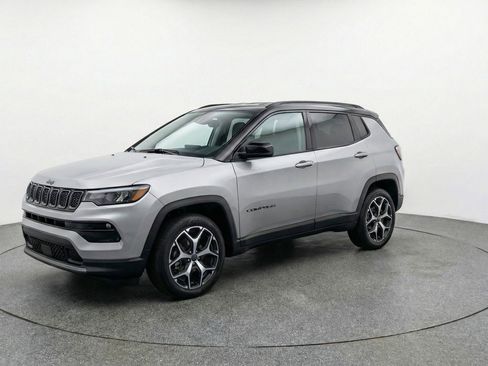 Used 2025 Jeep Compass Limited image 3