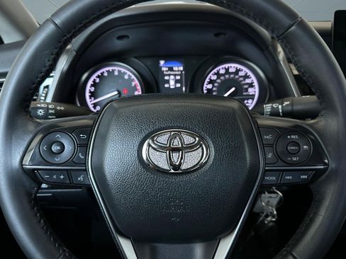 Used 2022 Toyota Camry SE FWD image 15