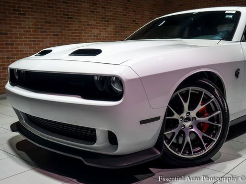 Used 2023 Dodge Challenger SRT Hellcat w/ Driver Convenience Group image 4