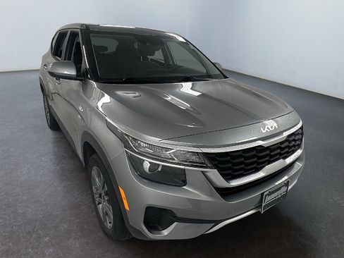 Used 2023 Kia Seltos LX image 1
