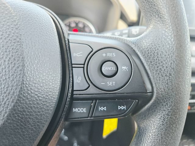 Used 2021 Toyota RAV4 LE AWD/4WD image 13