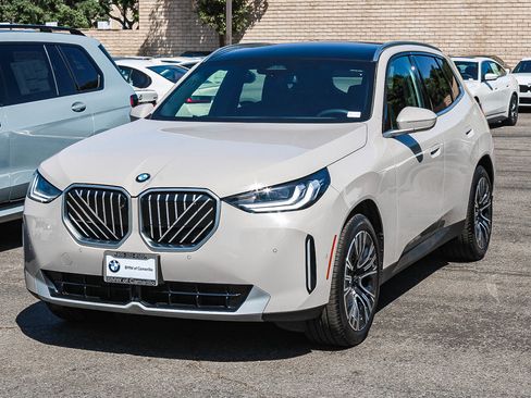 Used 2026 BMW X3 xDrive30i w/ Premium Package AWD/4WD image 3