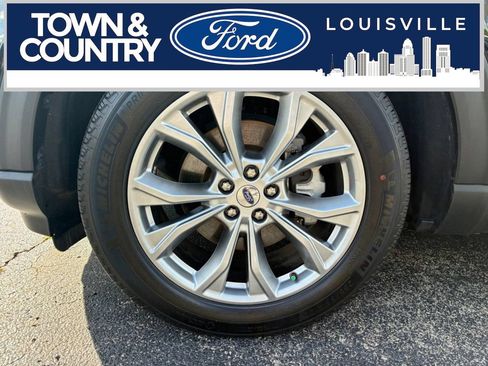 Used 2024 Ford Explorer XLT w/ Equipment Group 202A AWD/4WD image 24