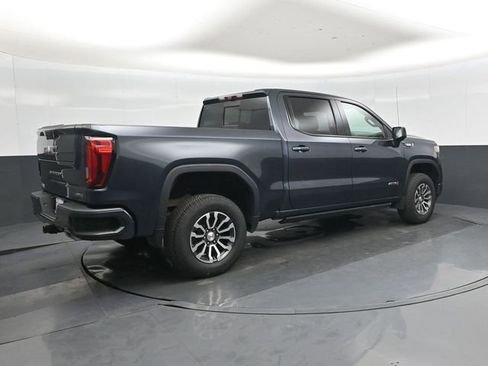 Used 2021 GMC Sierra 1500 AT4 w/ AT4 Premium Package AWD/4WD image 3