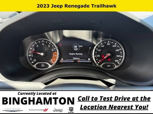 Used 2023 Jeep Renegade Trailhawk AWD/4WD image 12