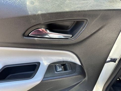Used 2022 Chevrolet Equinox LT FWD image 34