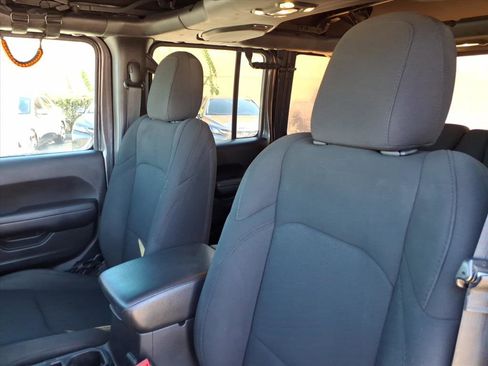 Used 2019 Jeep Wrangler Unlimited Sport S image 14